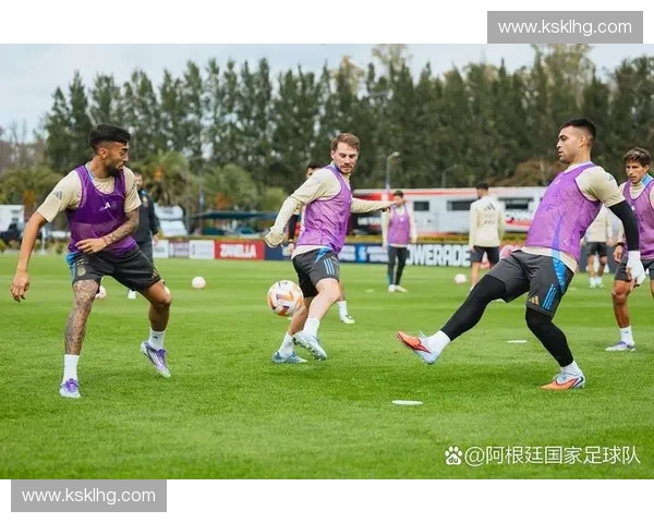 以球权转换为核心探讨现代球队攻防节奏演变趋势与战略调整方向性 以球权转换为核心探讨现代球队攻防节奏演变趋势与战略调整方向性